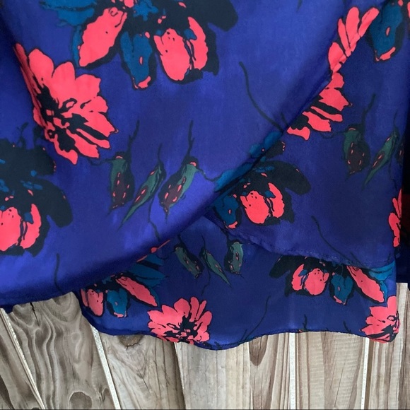 RUNWAY STORY BEAUTIFUL BLUE FLORAL HIGHLOW WITH WRAP STYLE FRONT BLOUSE SIZE M - Picture 10 of 11